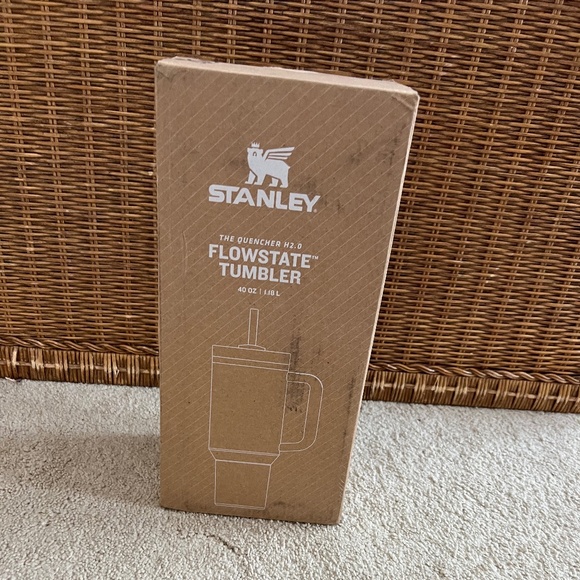 NEW Stanley Adventure The Quencher H2.0 Flowstate Tumbler 40 oz Iris Blue - Picture 5 of 5